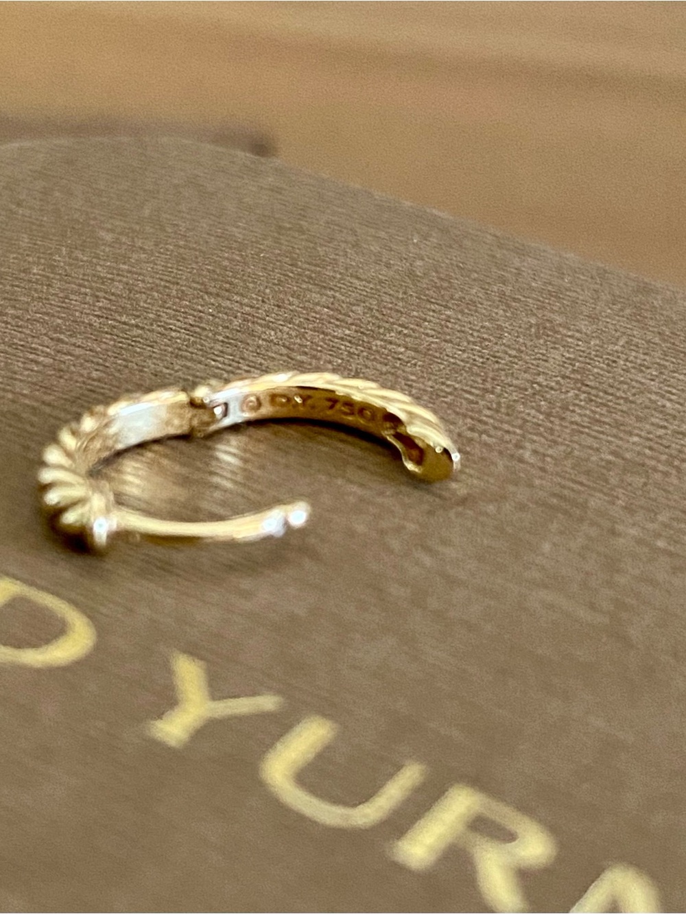 DAVID YURMAN Sculpted Cable Huggie Hoop Earrings 18K Yellow Gold 10.7mm - Picture 7 of 7